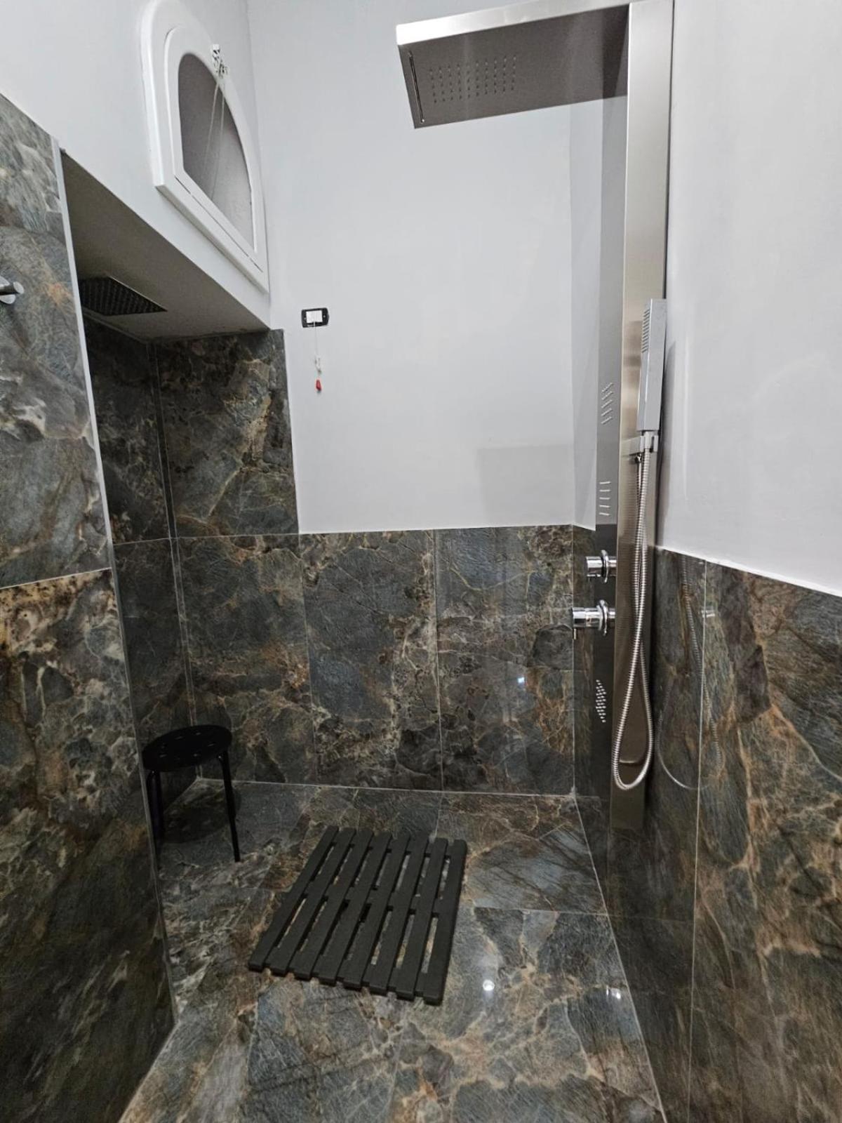 Bed and Breakfast Napoli The Charme Esterno foto